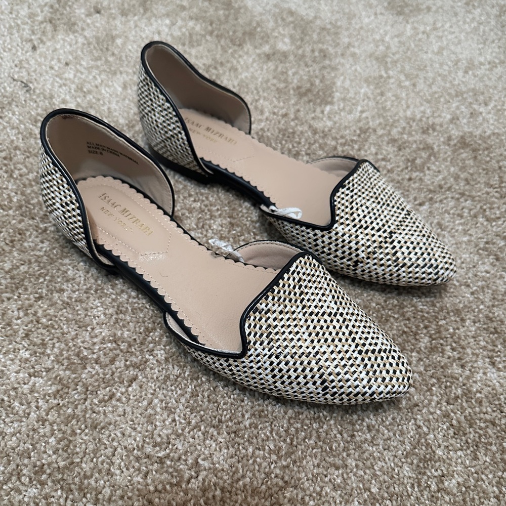 Neutral Cushion Flats